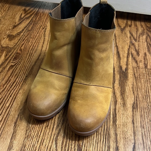 Women's sorel joan of arctic wedge boot. Tan. Camel color size 8 - Picture 3 of 8